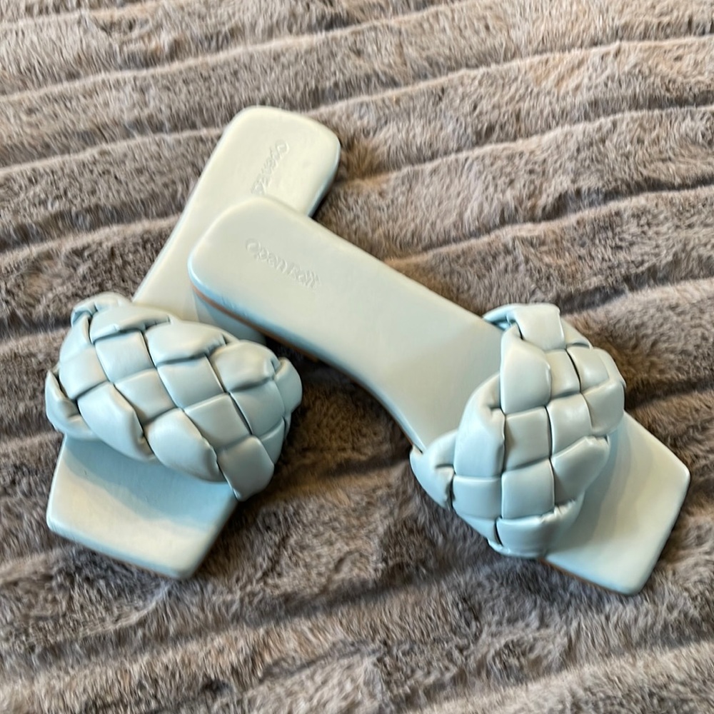 Open Edit sandals/slides